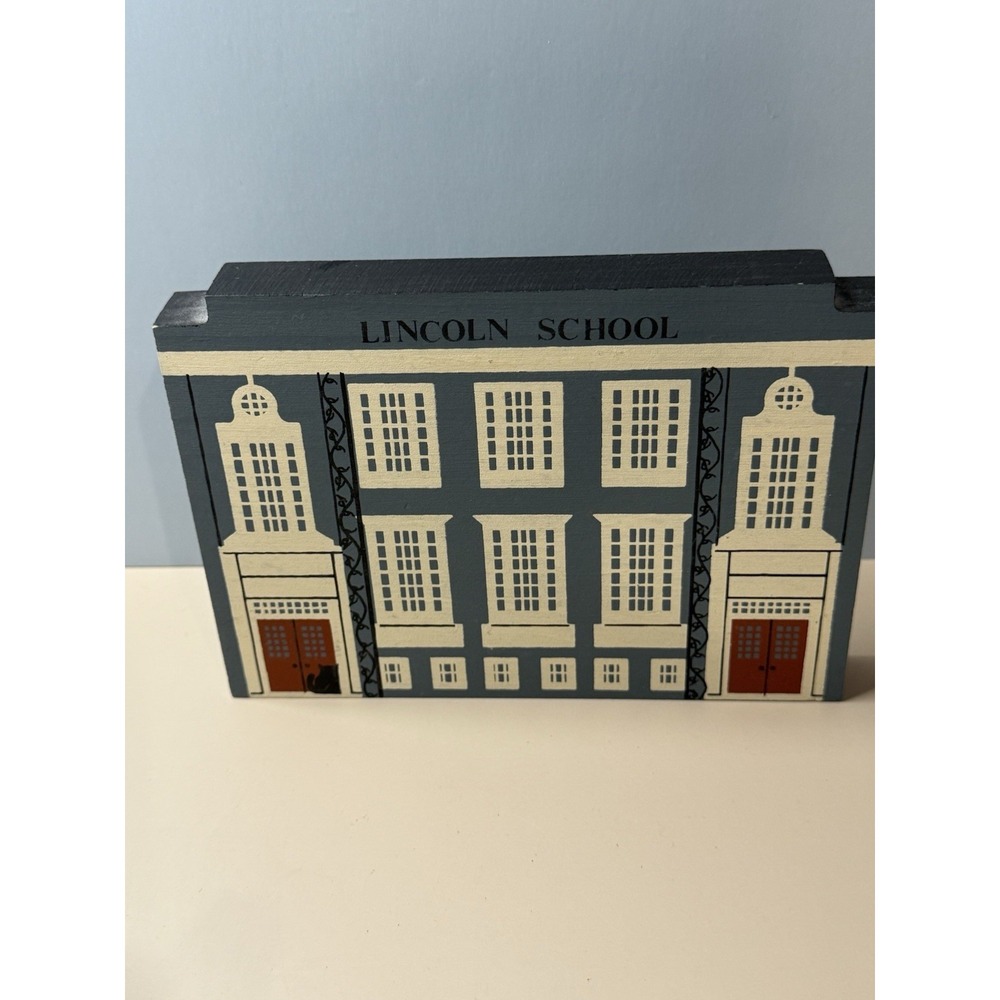 The Cat's Meow Village Series VI Lincoln School 1988- Deco Scene
